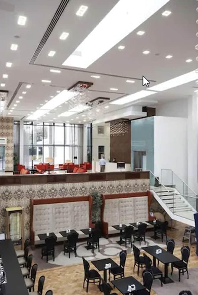 Hotel Rochestown Park 4*
