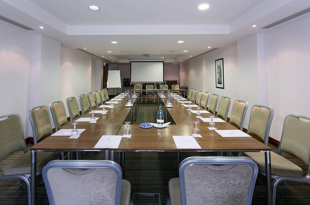 Rochestown Park Hotel 4*